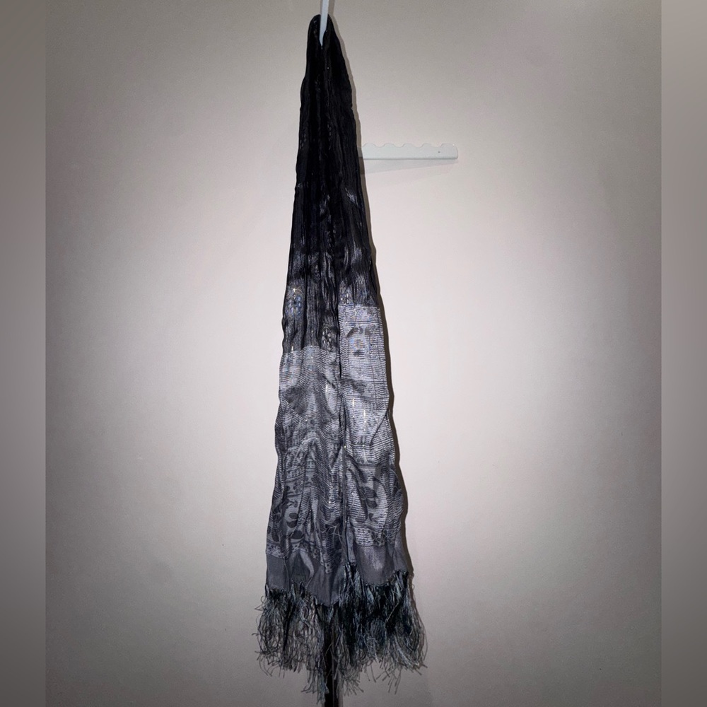 Lightweight Black and Gray Printed Scarf